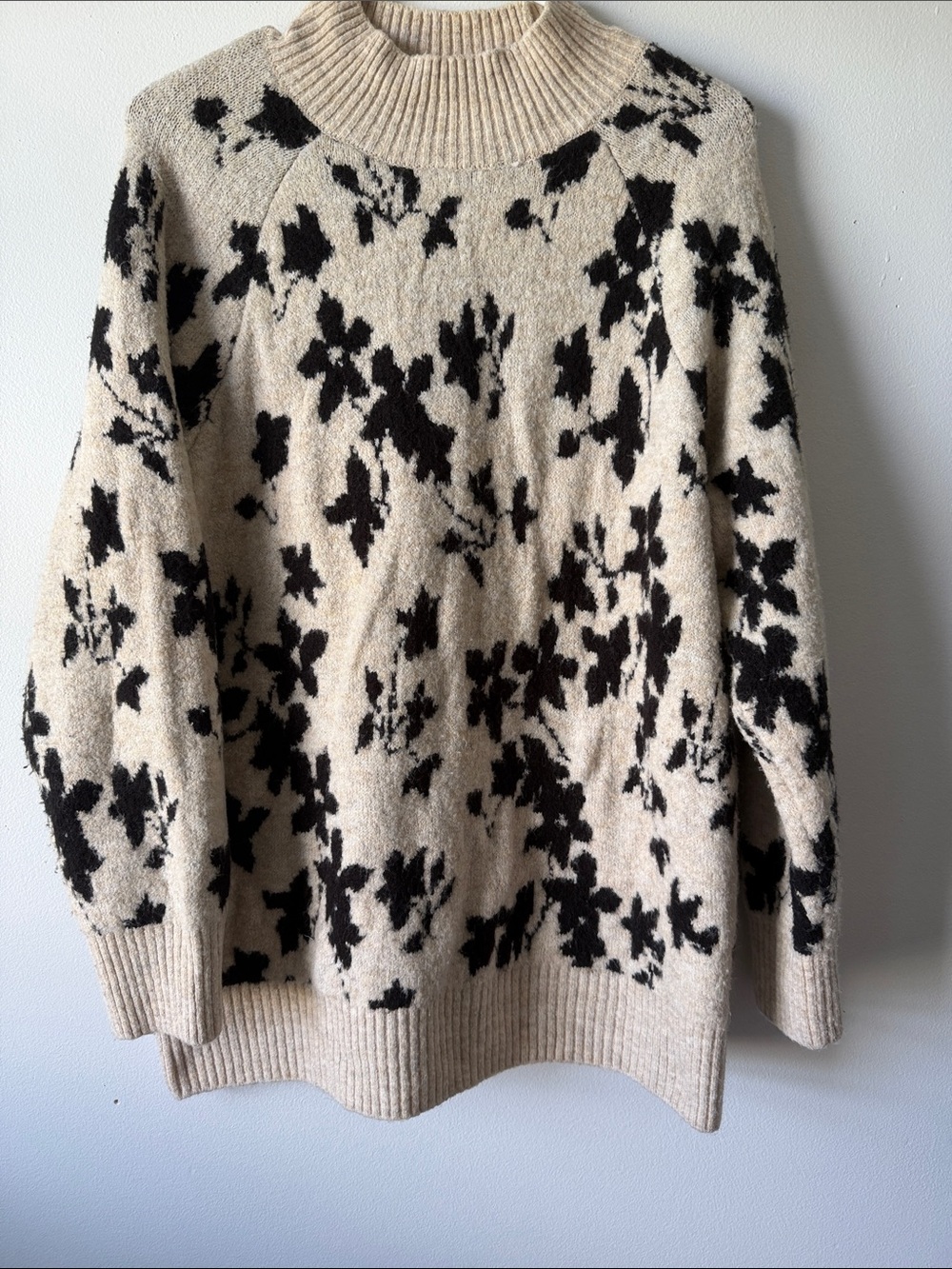 Liz Claiborne Cream and Black Floral Turtleneck Sweater XL